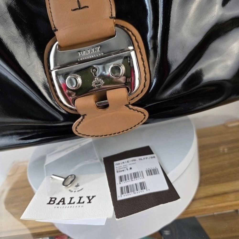 Bally Switzerland Mairie Patent Leather Hobo Satchel Bag Purse Key Black Tan - Picture 12 of 16